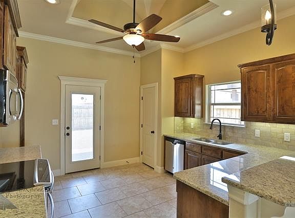 4th image of 7649 Florence Dr