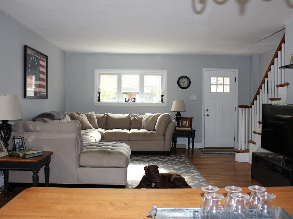 Family Room (view from dinning room)
