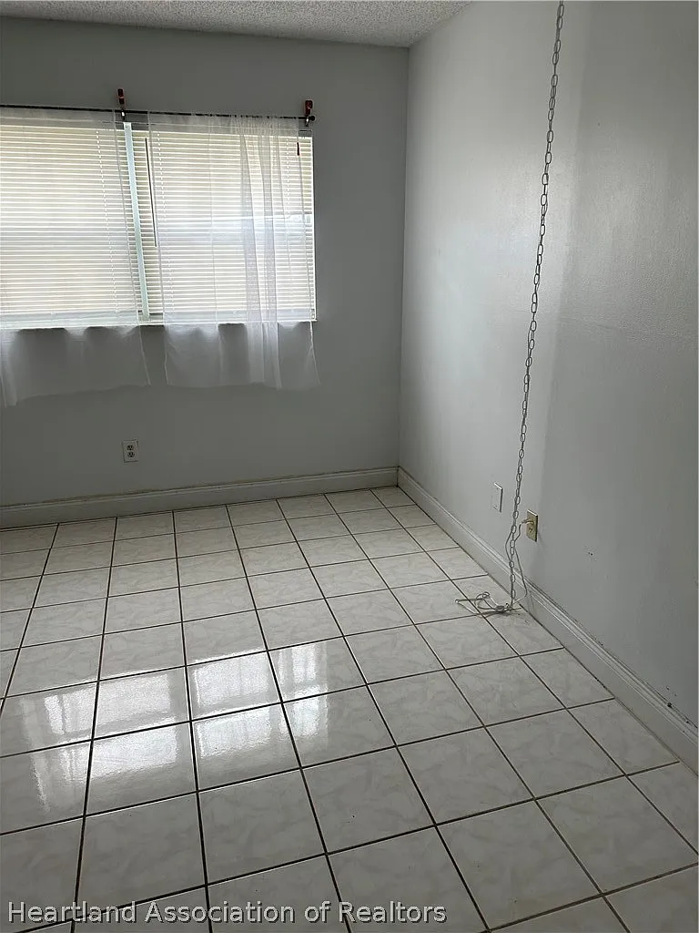 Studio, 1.0 bath, 406 sqft, $825 — Photo 3