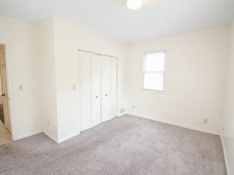 802 2nd St NW — Photo 9