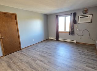 421 1st Ave E APT 220, Shakopee, MN 55379