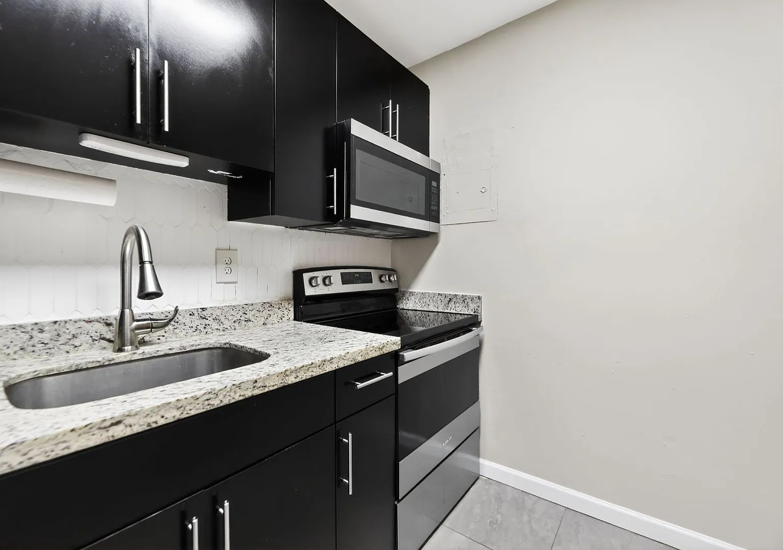 Charming 3BR House in Miami — Photo 3
