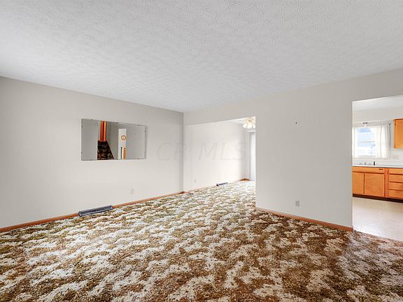 5th image of 4094 Seigman Ave