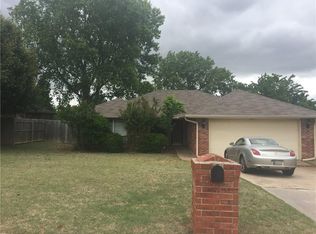 2046 Huntington Rd, Midwest City, OK 73130