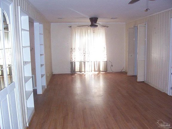 4th image of 222 Carolyn Way