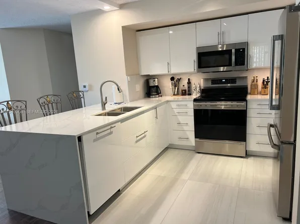 19901 E Country Club Dr, Aventura, FL