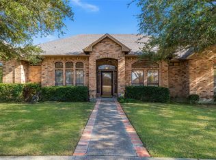 904 Valley View Ave, Red Oak, TX 75154