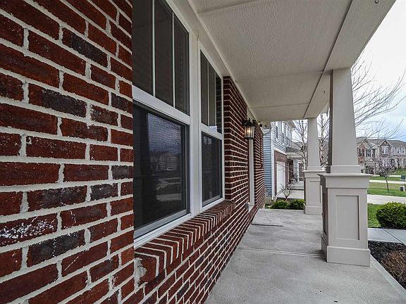 2nd image of 10105 Meadow Glen Dr