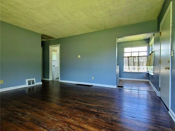 3rd image of 1364 Adelaide Ave SE