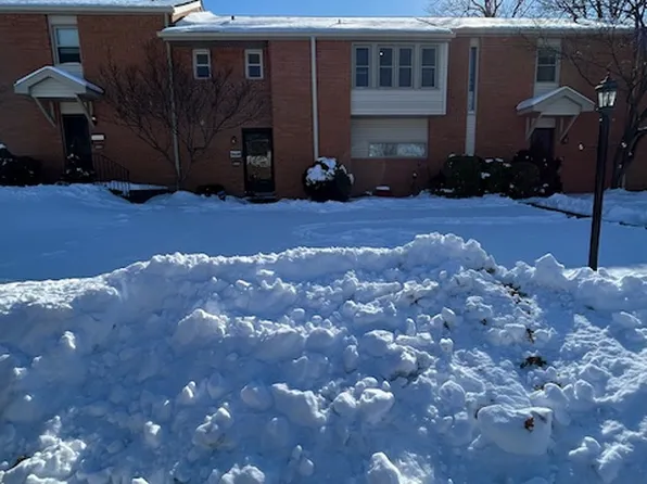 12330 Rossridge Ct, Saint Louis, MO 63146