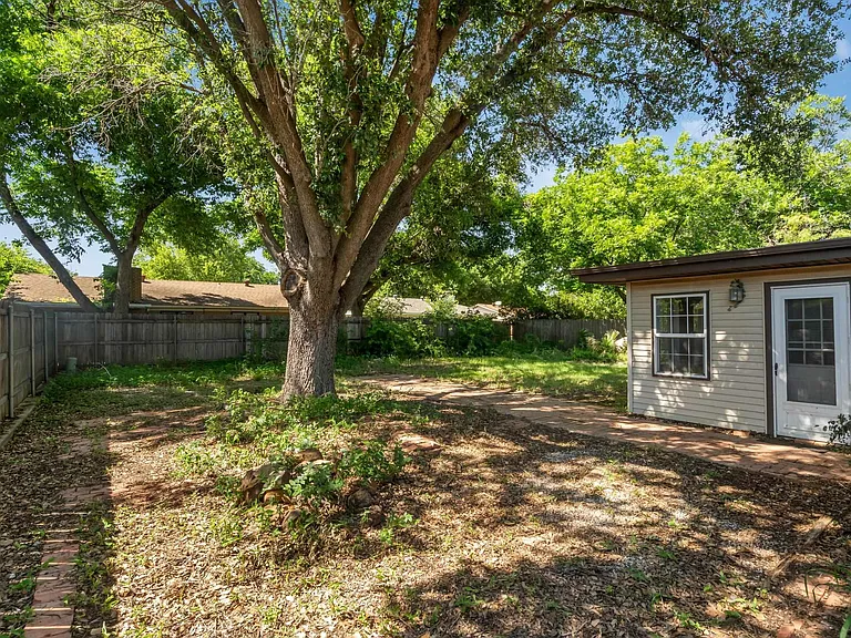 3510 Kent Ln — Photo 33