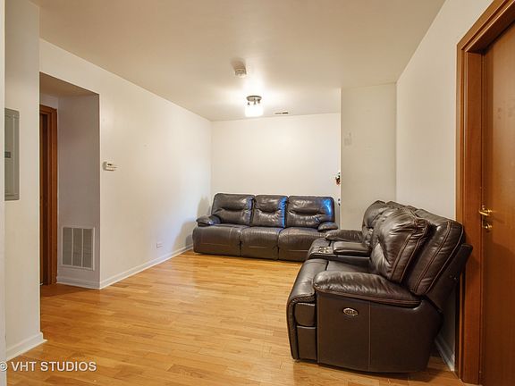 3rd image of 6318 N Richmond St APT 2B