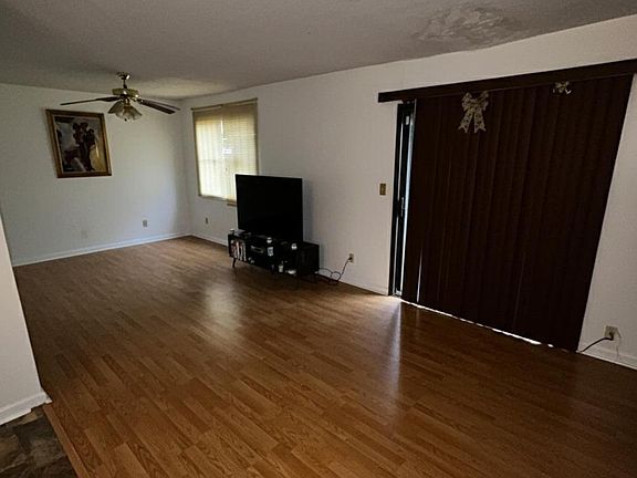 4th image of 3398 Columbia Trce
