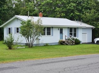 5 Evergreen Dr, Lincoln, ME 04457