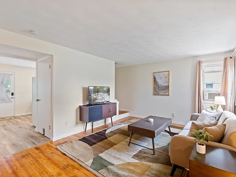 100 Barbie Dr — Photo 18