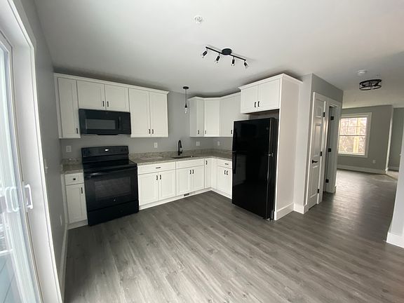 5th image of 32 Main St #3