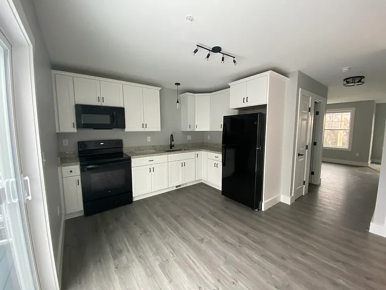 32 Main St #3 — Photo 5