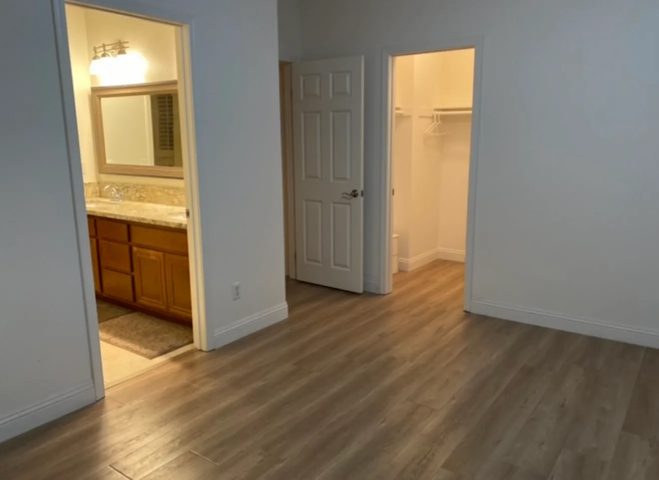 8 bed, 4388 sqft, $1,199 — Photo 3