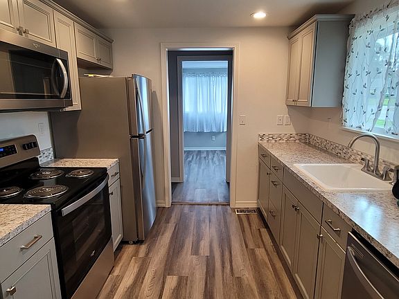4th image of 4961 Vista Pl