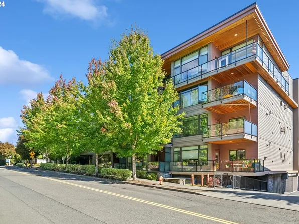 7910 SW 31st Ave #403, Portland, OR 97219