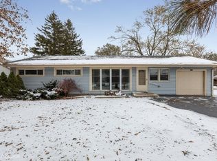 6841 Golfview Dr, Countryside, IL 60525