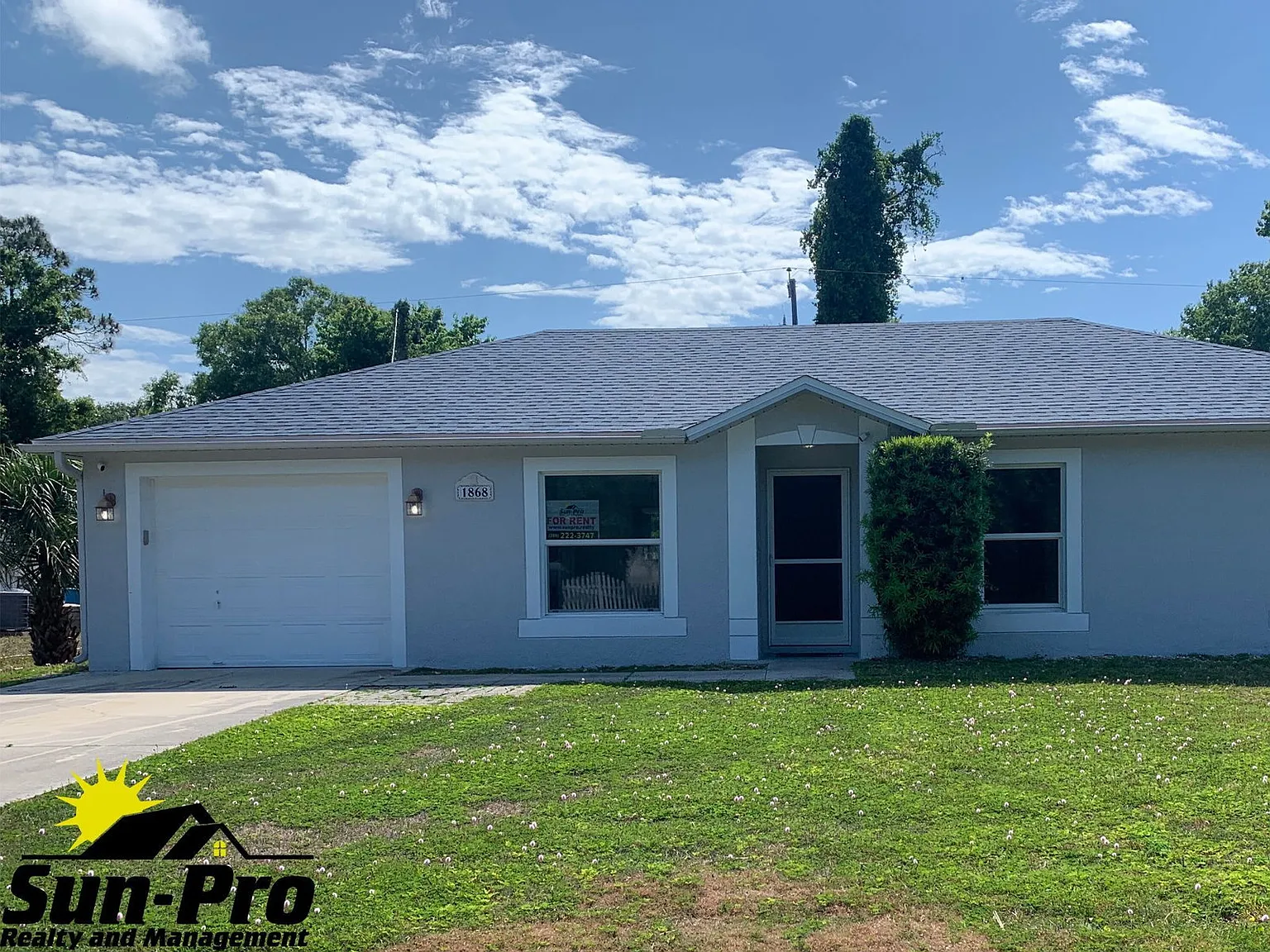 3 bed, 2.0 bath, 1200 sqft, $1,900 — Photo 1