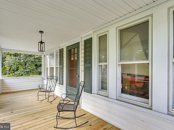 5th image of 1462 Snug Harbor Rd