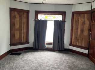 2008 Garfield St, Clinton, IA 52732