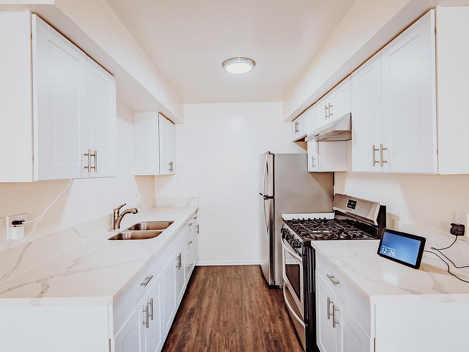 1st image of 1537 Centinela Ave #4
