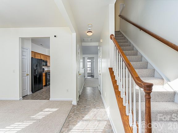 4th image of 115 Autumn Falls Dr #34