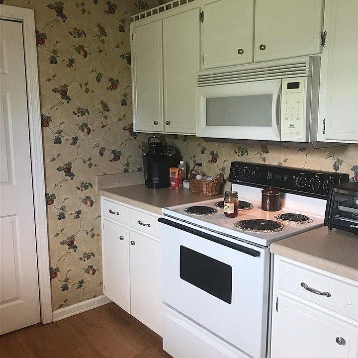 2nd image of 912 Edgemont Cir