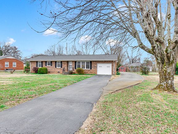 2nd image of 818 Fair Ave