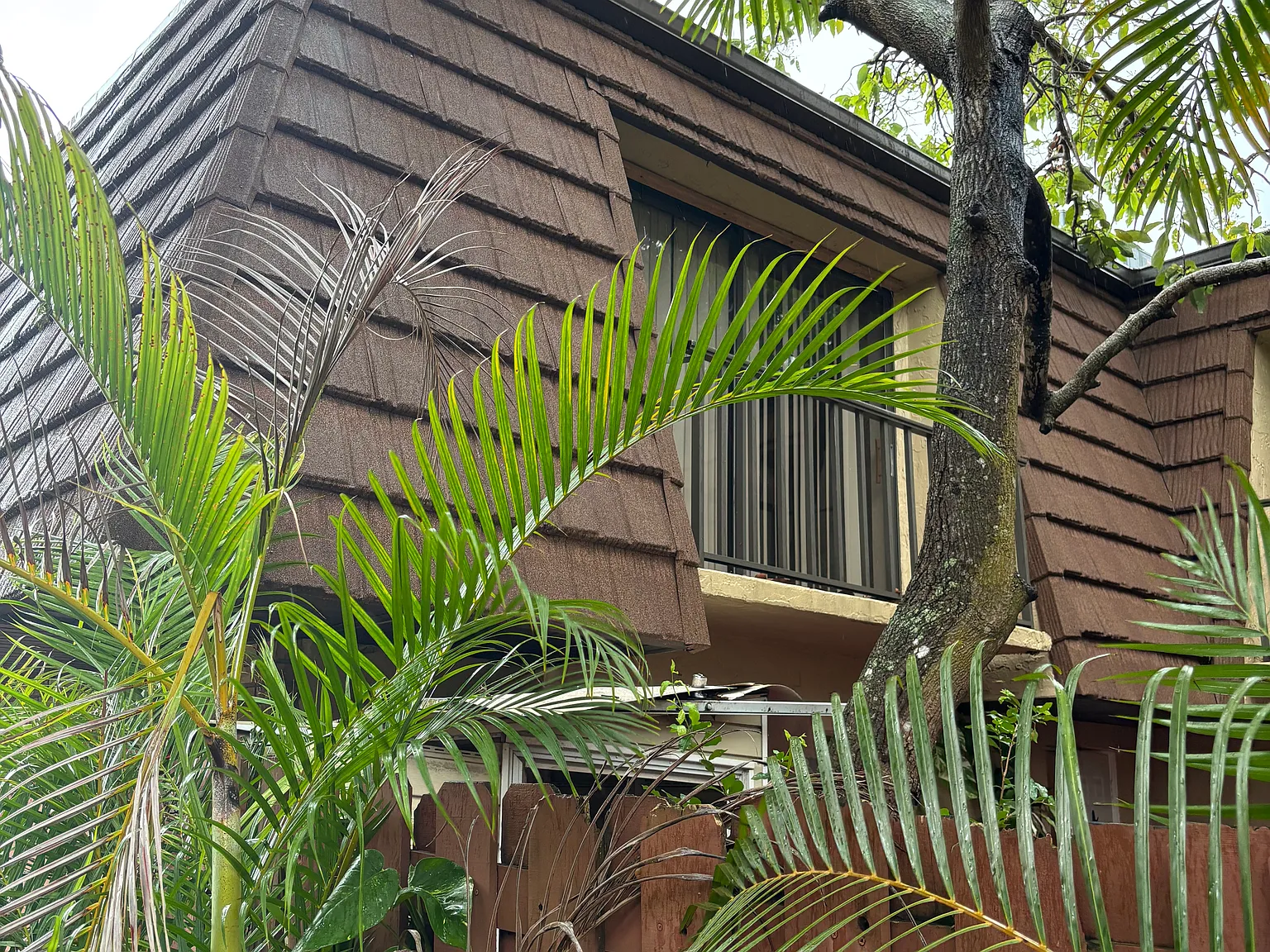2 bed, 1.5 bath, 1328 sqft, $1,750 — Photo 2