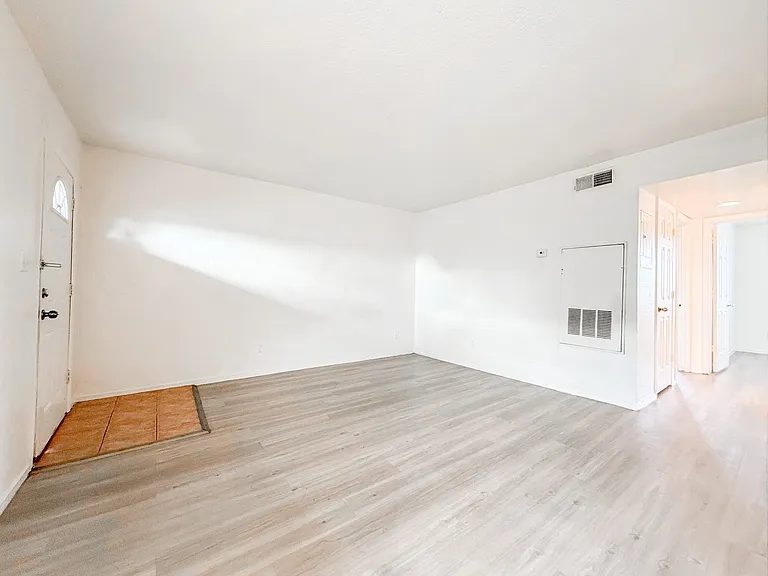 2537 W Georgia Ave #17 — Photo 8