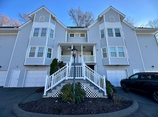 25 Woodhill Rd #25, Milford, CT 06461