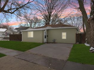 1104 N Walnut St, Champaign, IL 61820