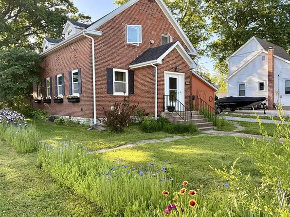 608 S Church St, Waterloo, IL 62298