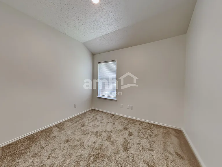 609 Crystal Brook Dr — Photo 17