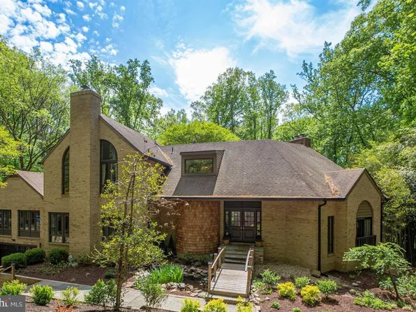 9124 Vendome Dr, Bethesda, MD 20817
