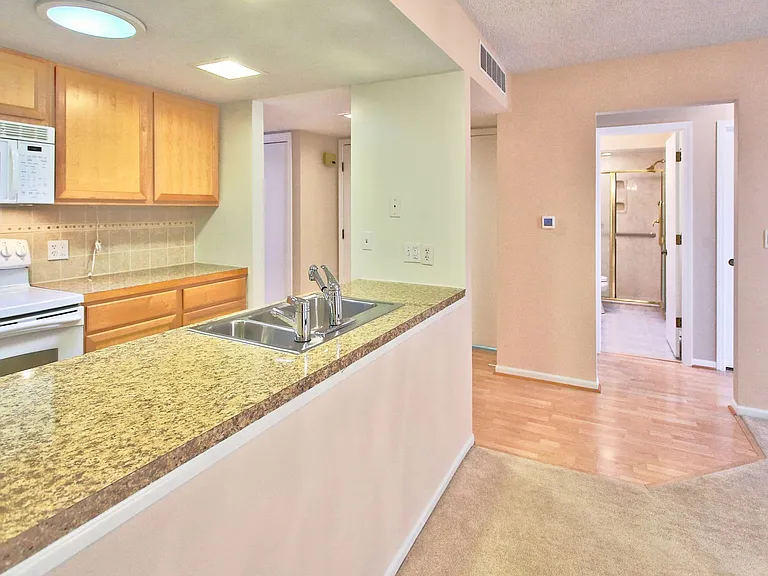 854 York Ave — Photo 6