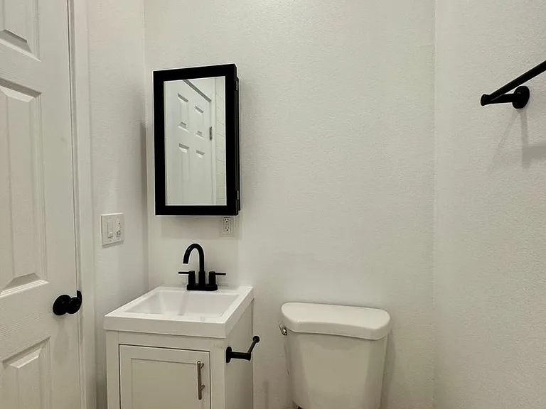 5250 Los Altos Plaza — Photo 24