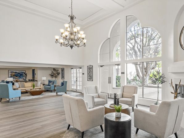 12200 Valley View St APT 226