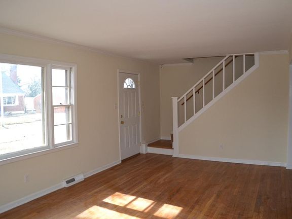4th image of 211 Norway St