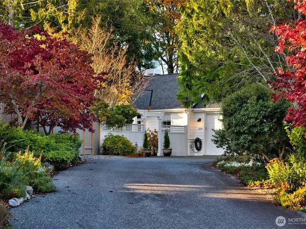 2216 35th Court, Anacortes, WA 98221