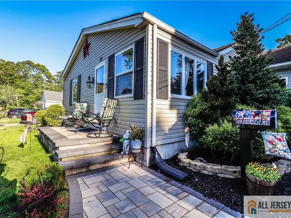 80 Elm St, Spotswood, NJ 08884