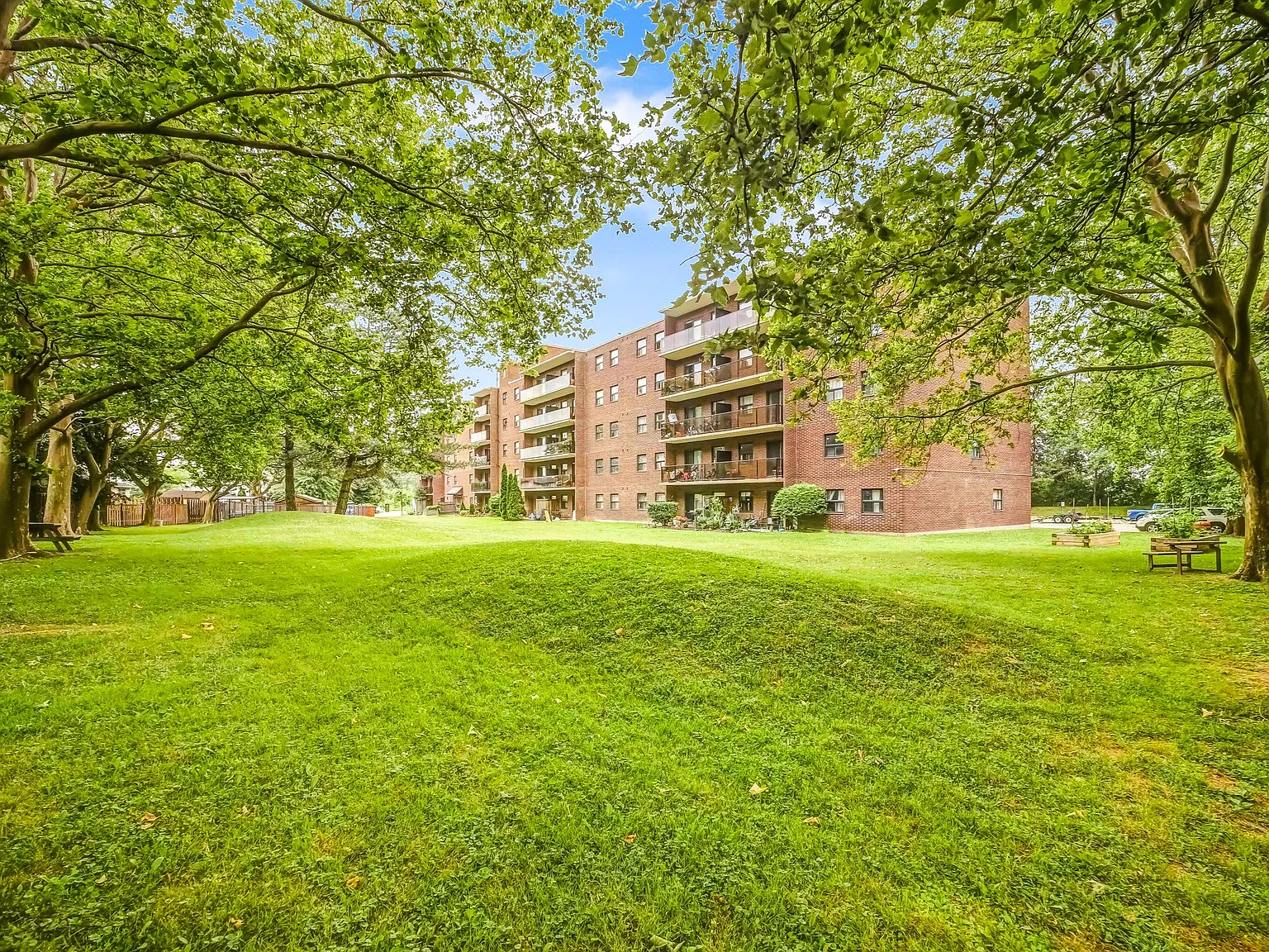 Heritage Place Apartments — Photo 2
