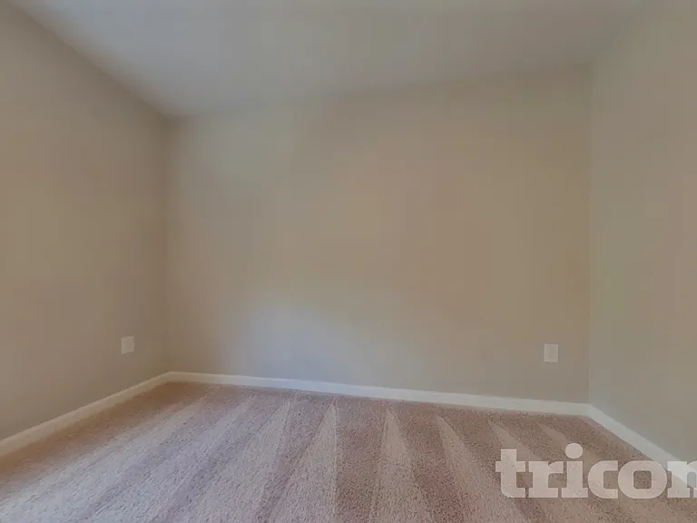 561 Fairview Oak Pl — Photo 12