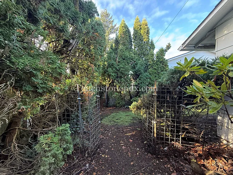 1411 SE 130th Ave — Photo 25