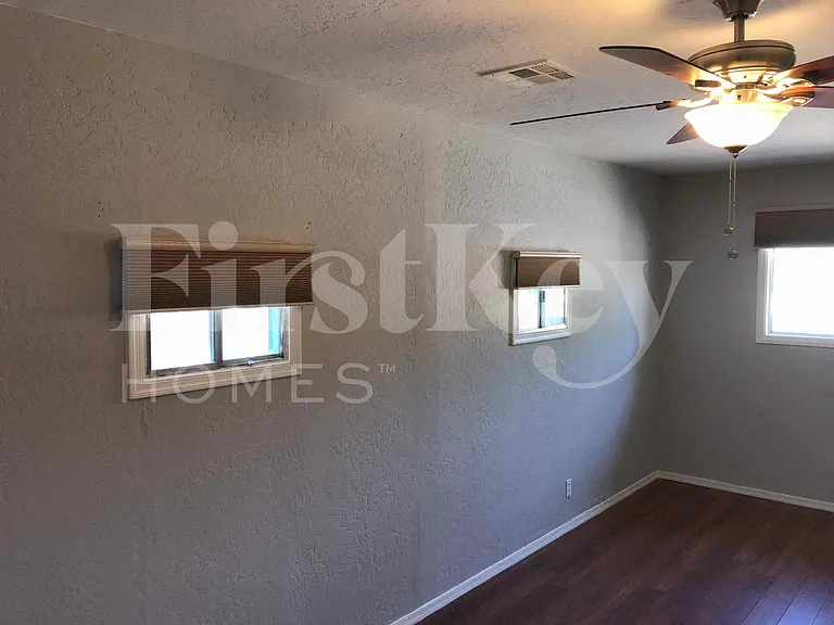 1205 W Highland Ave — Photo 6
