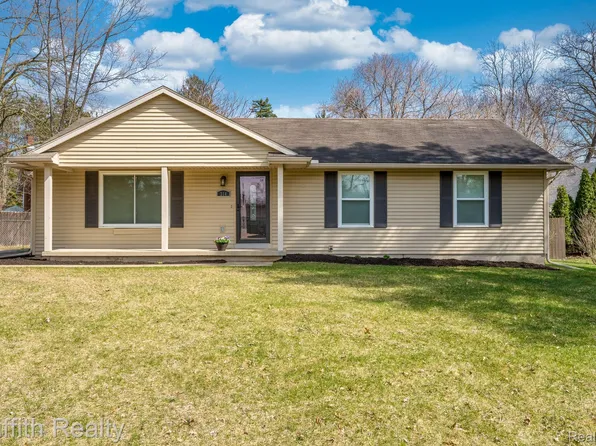 314 Cornell St, Howell, MI 48843